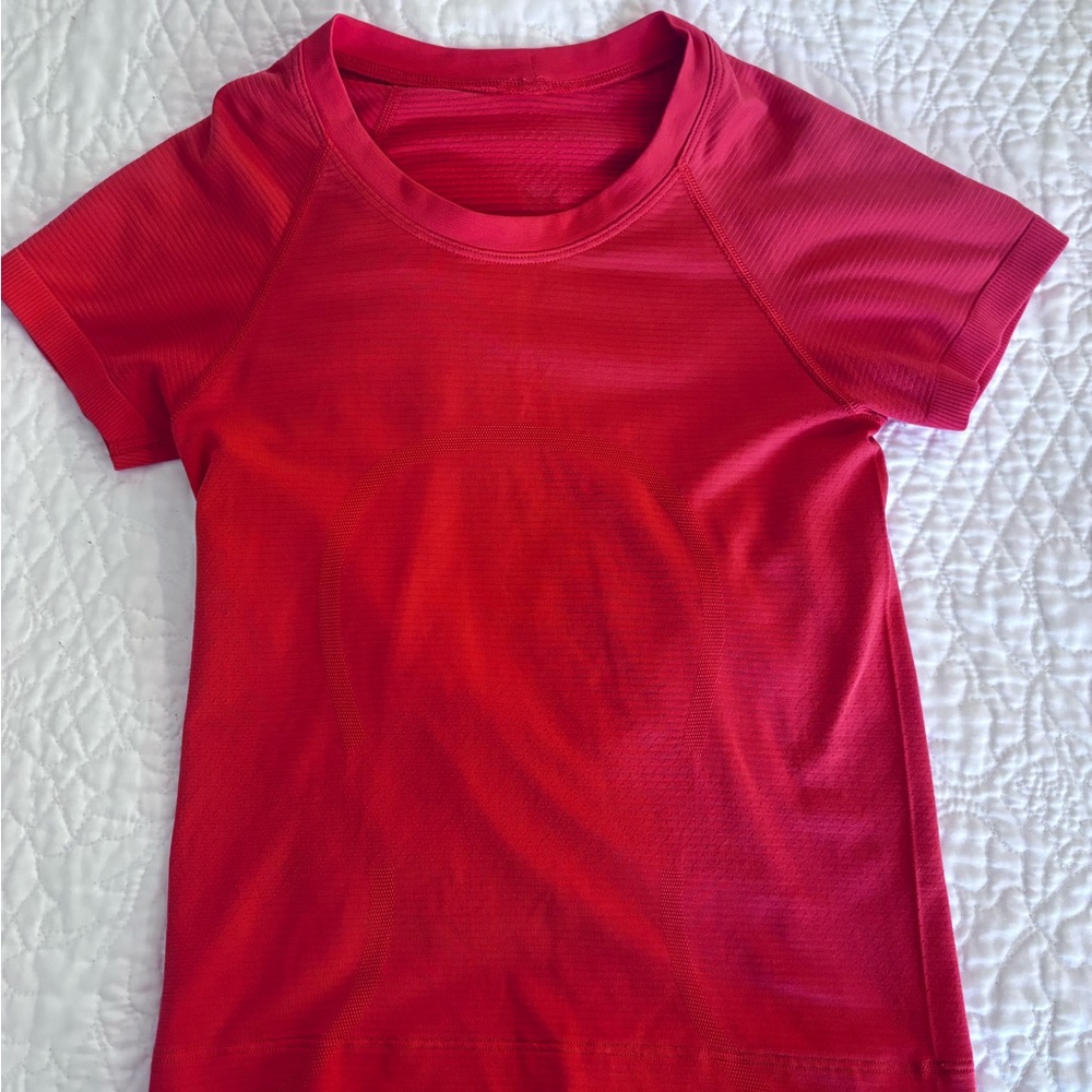 Red Lululemon Swiftly Tech | Size 2